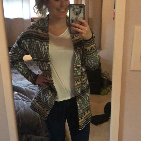 Old Navy Aztec Sweater Cardigan - Picture 4 of 4